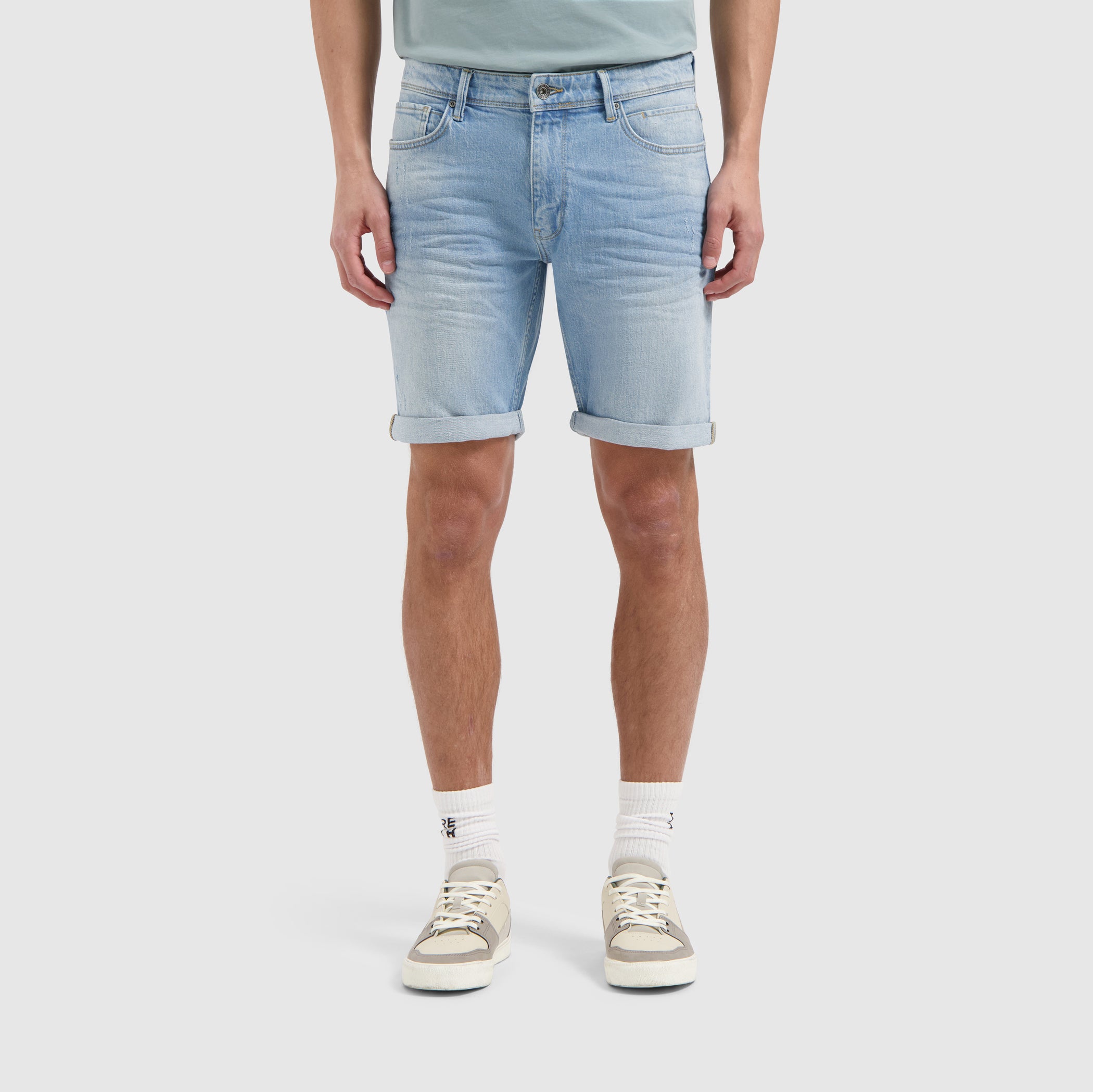 The Miles Slim Fit Shorts | Denim Light Blue