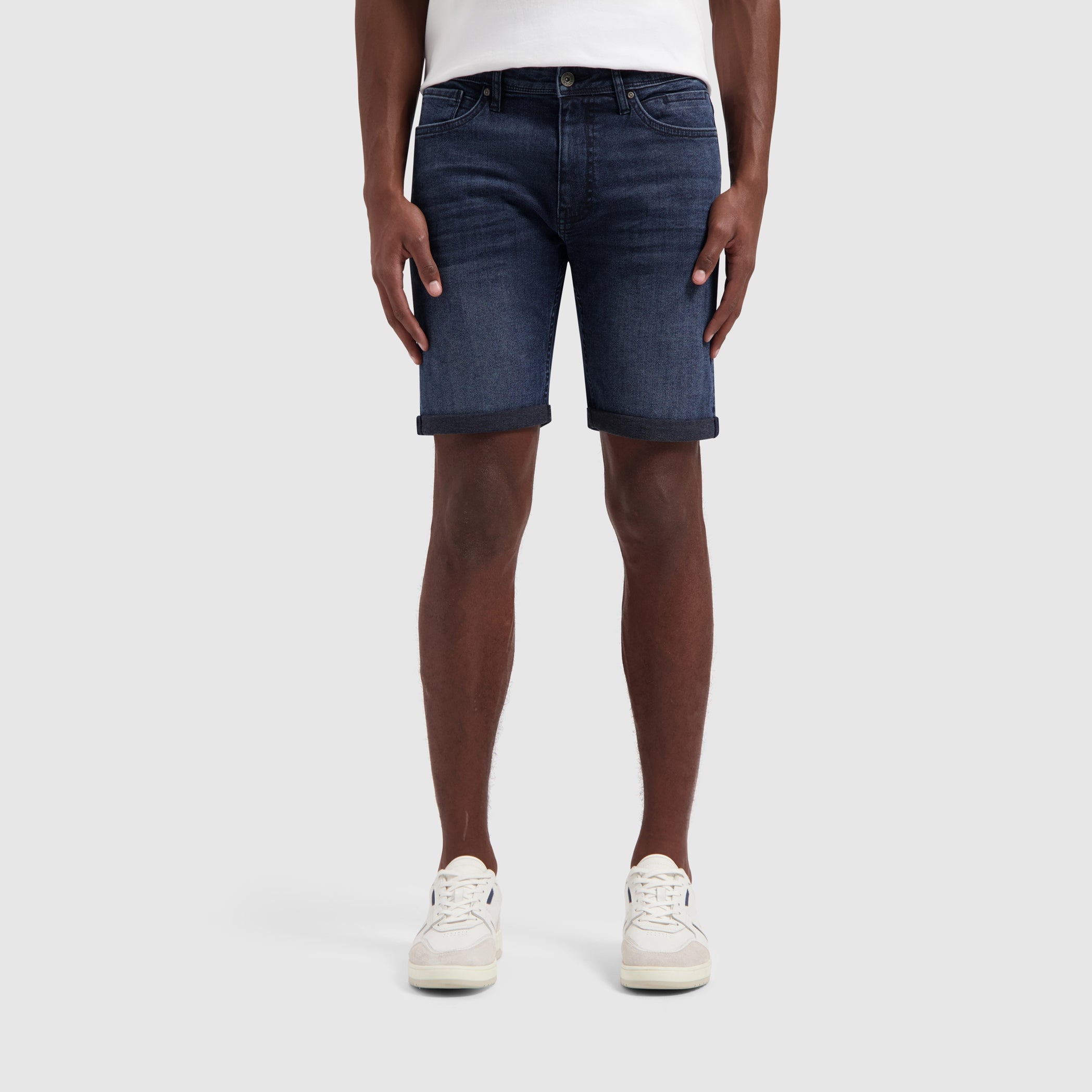 The Miles Slim fit shorts | Denim Dark Blue